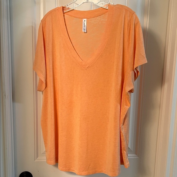 Athleta Tops - Athleta Peach Orange V-Neck Short Sleeve Tee